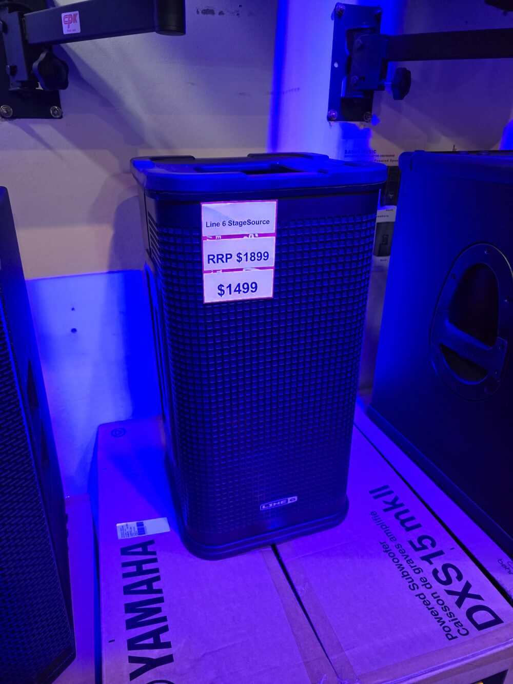 Line 6 StageSource L2T Speaker Built In Mixer - LAST ONE ( DISPLAY MODEL ) - Image 3