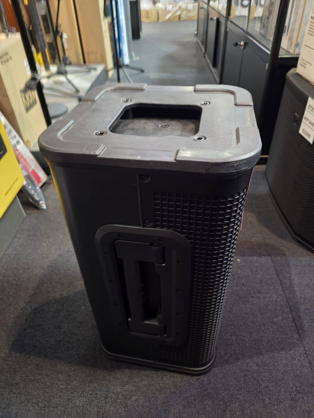 Line 6 StageSource L2T Speaker Built In Mixer - LAST ONE ( DISPLAY MODEL ) - Image 6