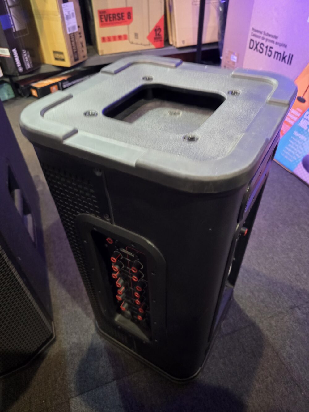 Line 6 StageSource L2T Speaker Built In Mixer - LAST ONE ( DISPLAY MODEL ) - Image 5