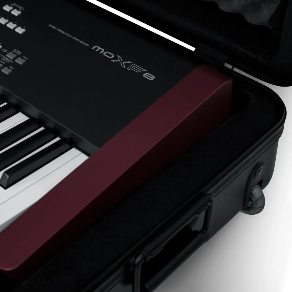 Gator GTSA-KEY61 TSA ATA Molded 61-Note Keyboard Case with Wheels - Image 9