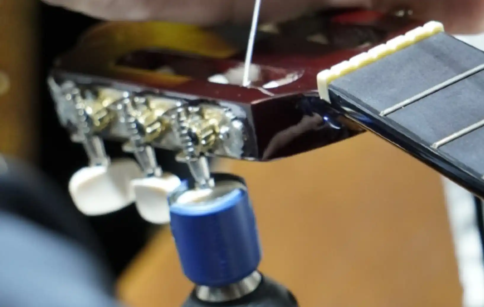 full-restring-on-guitar